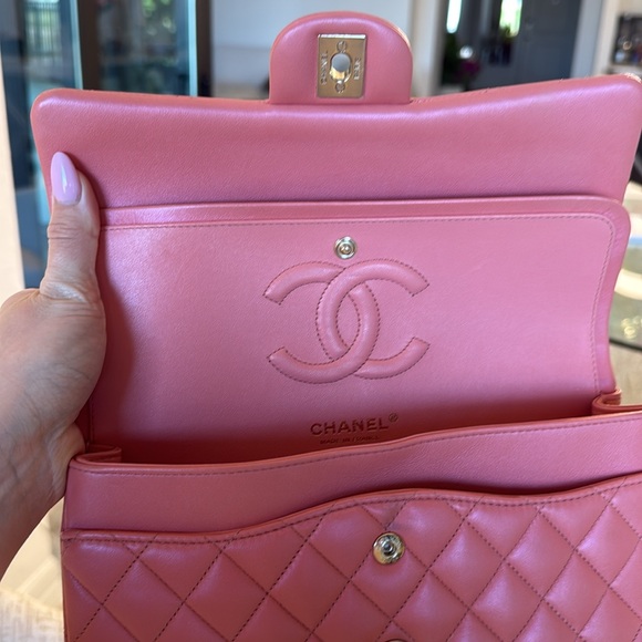 Chanel medium lamb skin classic flap bag - Picture 8 of 17